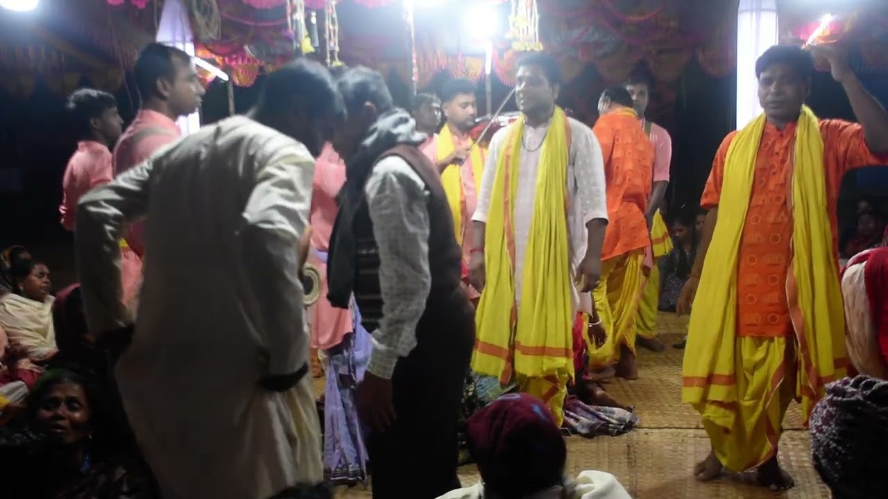 কী চমৎকার রাগিণী শুনে দেখুন।।