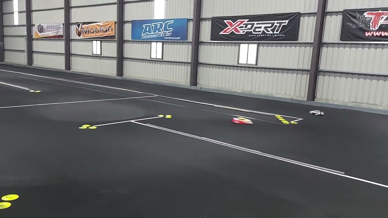 XRay T4 20 vs XPress XQ2S @ DC RC indoor racing track 2022/02/20