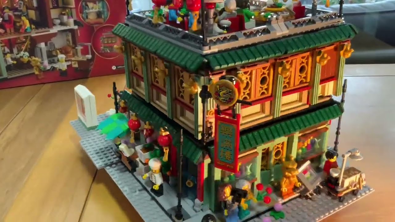 Converting Lego 80113  Family Reunion Celebration  into a Modular building