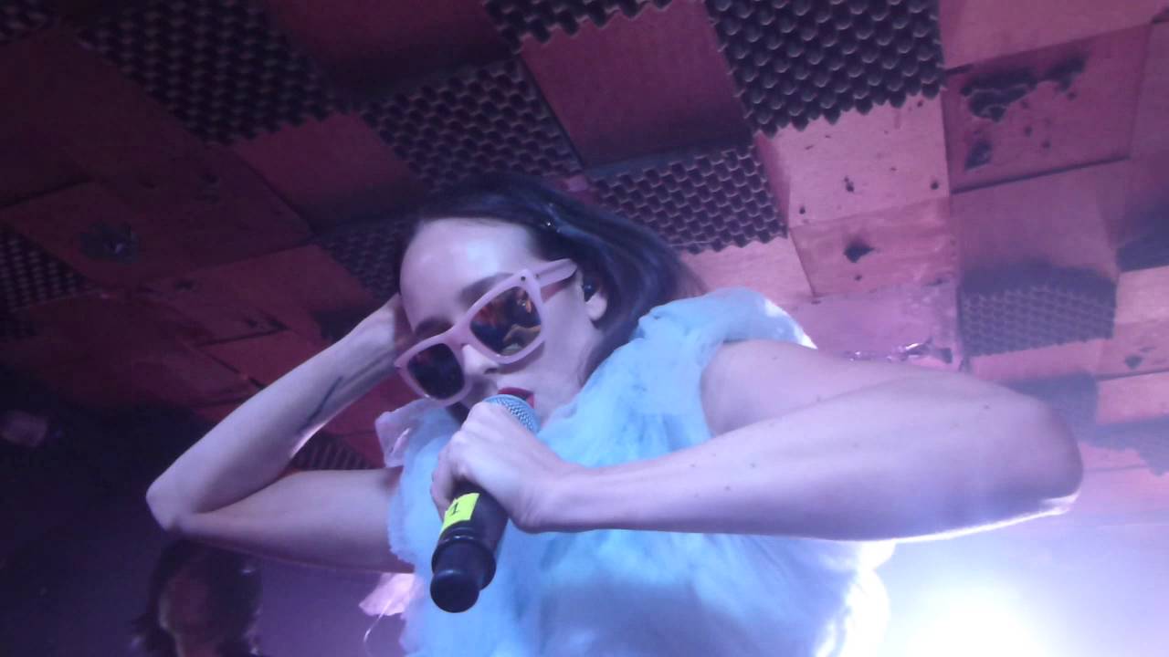 Allie X - Catch (HD) - Birthdays, Dalston - 05.04.16