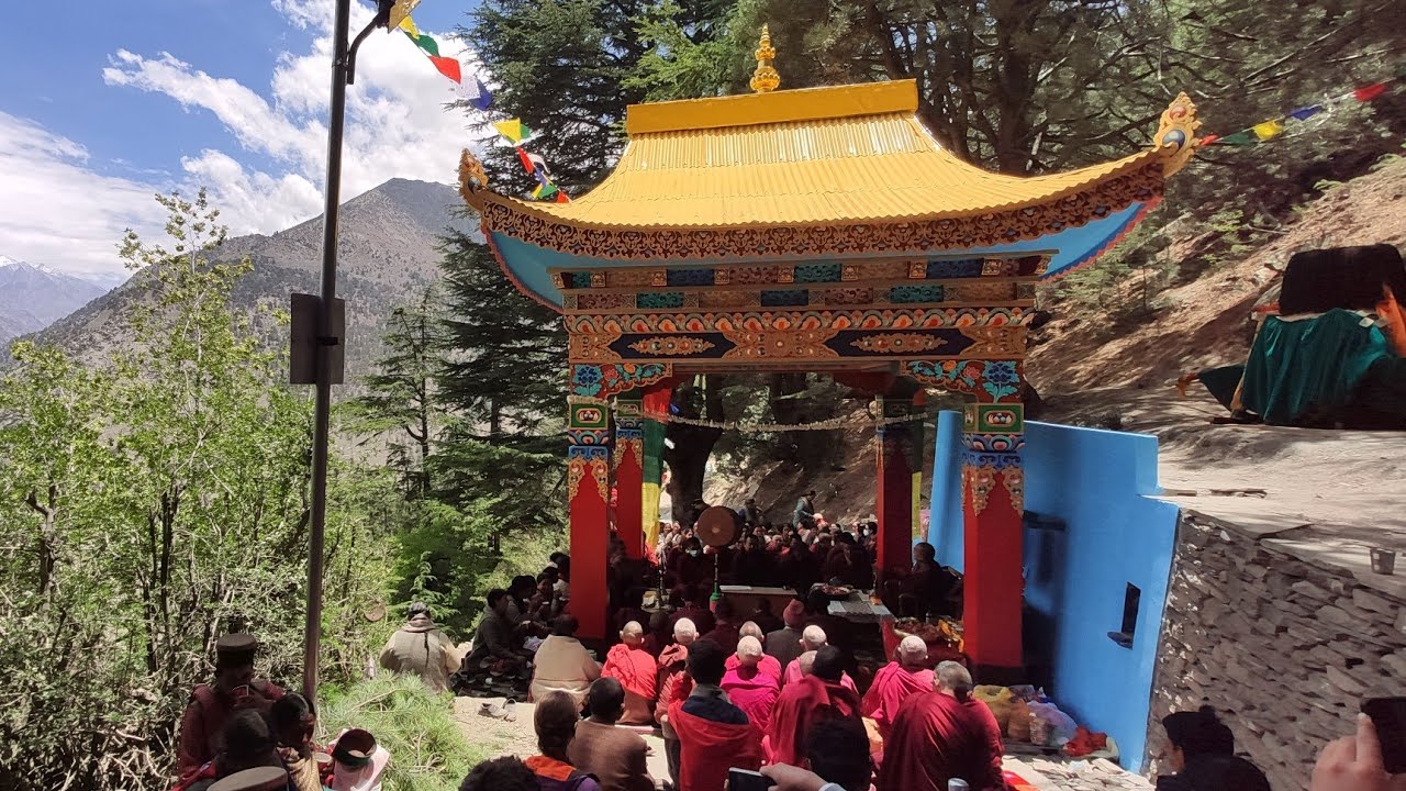 💐KINNAUR ARRIVAL OF REVERED CHOEGON RINPOCHE JI IN KARLA VILLAGE#satulama#himachali#karla