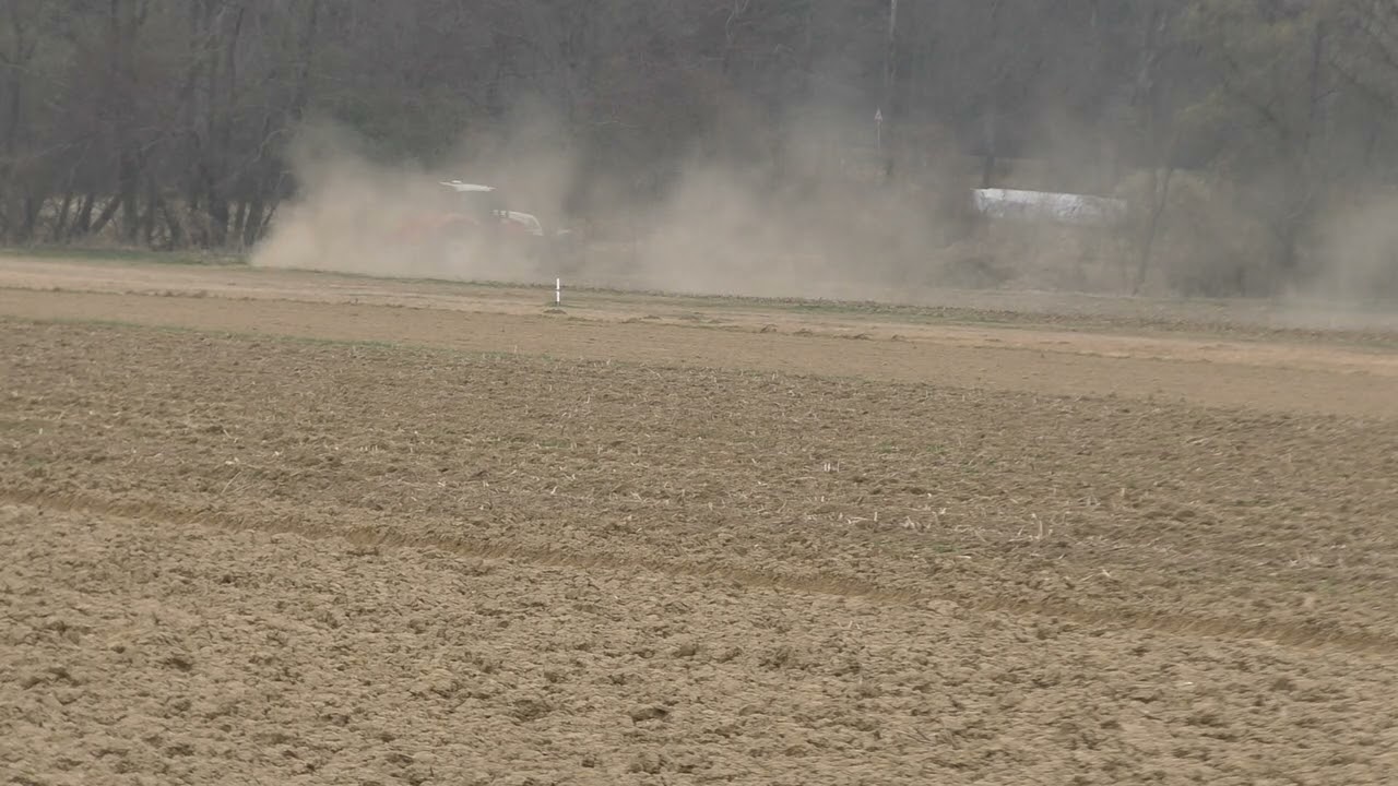 Gärreste ansaugen aus den Gülle Behälter mit Case ihr Puma 230 und 222 000 Liter fass und einarbeite