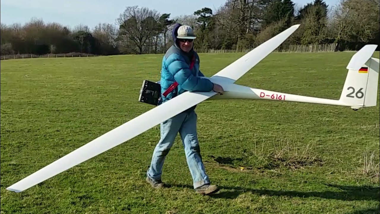 Giant 1/3 scale 6m ASH26 maiden flight