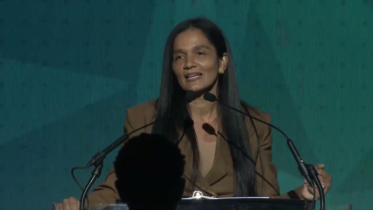 Desiree Perez, CEO of Roc Nation, Honored with the Community Quarterback Award | Gridiron Gala 2022