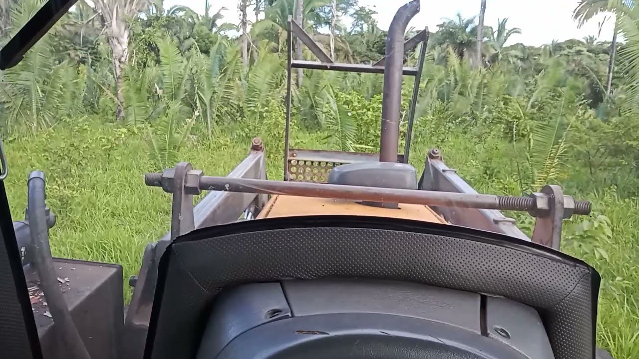 Trator valtra BM 125i na roçadeira e dicas