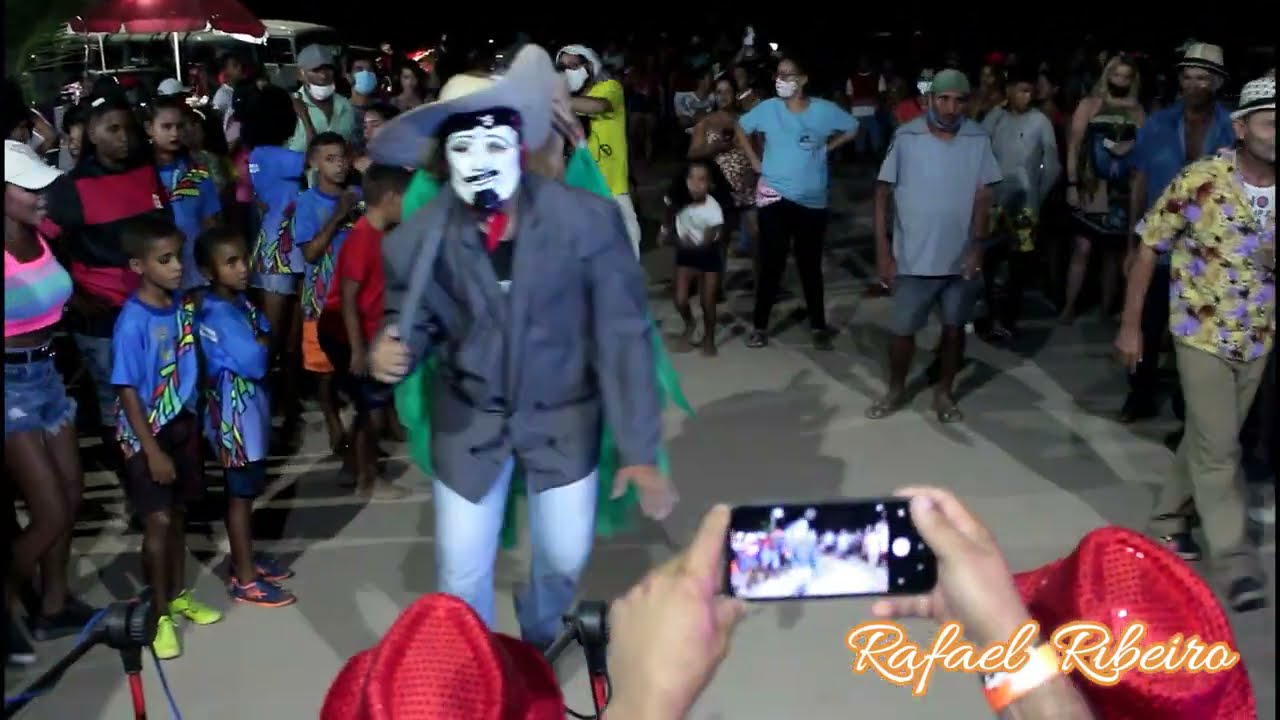 Apresentação do Cavalo Marinho Estrela de Ouro de Condado na sede do cavalo Marinho Boi Pintado