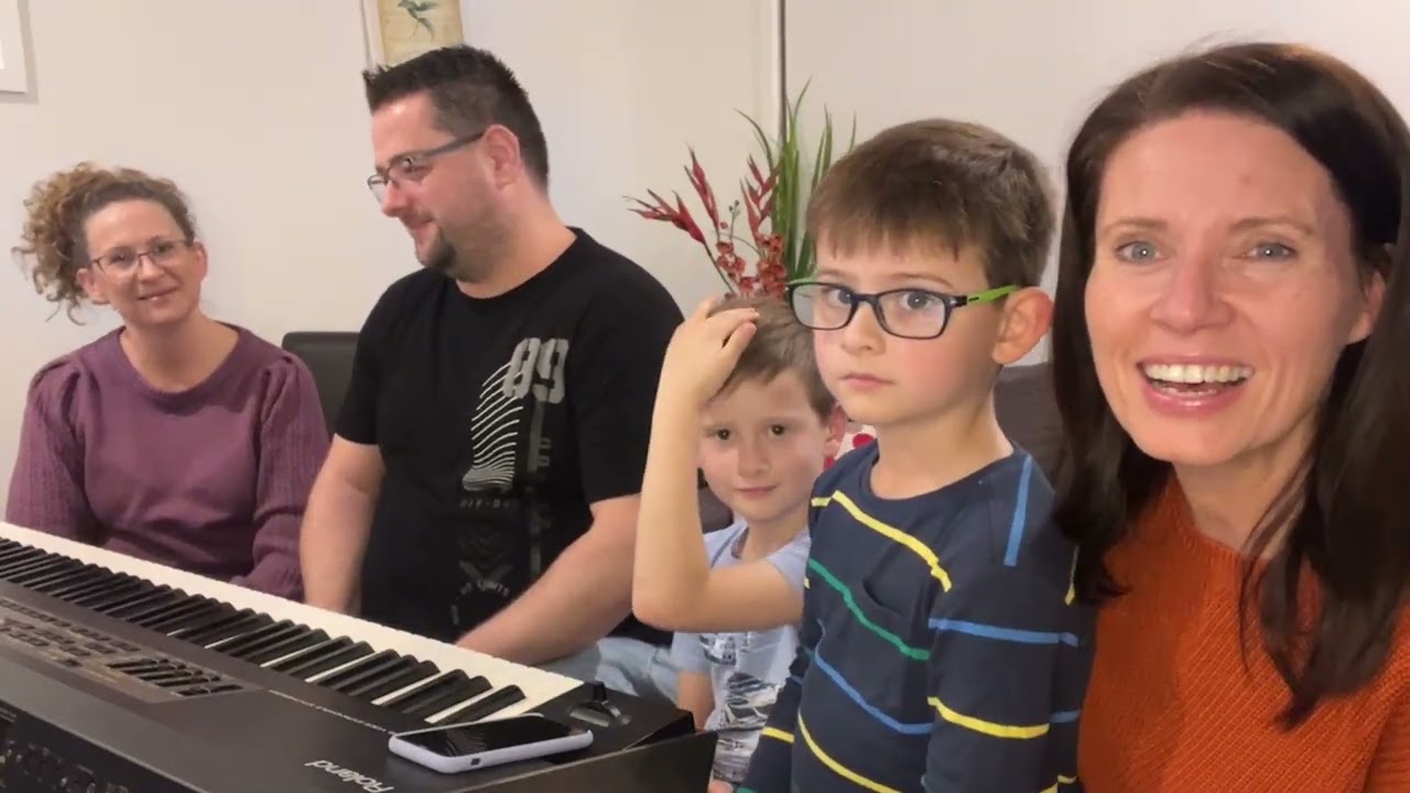 Sabbath Singalong #220 | Kristijan Sipec, Kristie Sipec & Sandra Entermann
