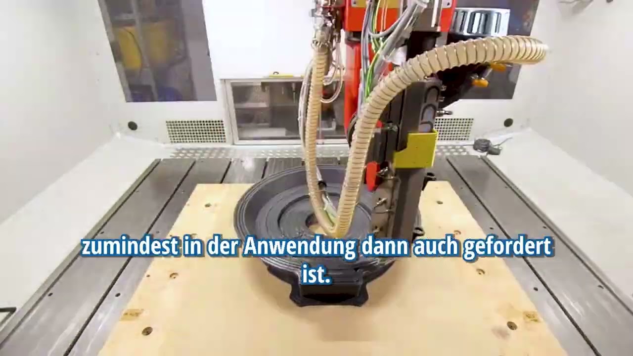 Ja wir drucken hier gerade ein Bauteil – einen richtigen Trümmer