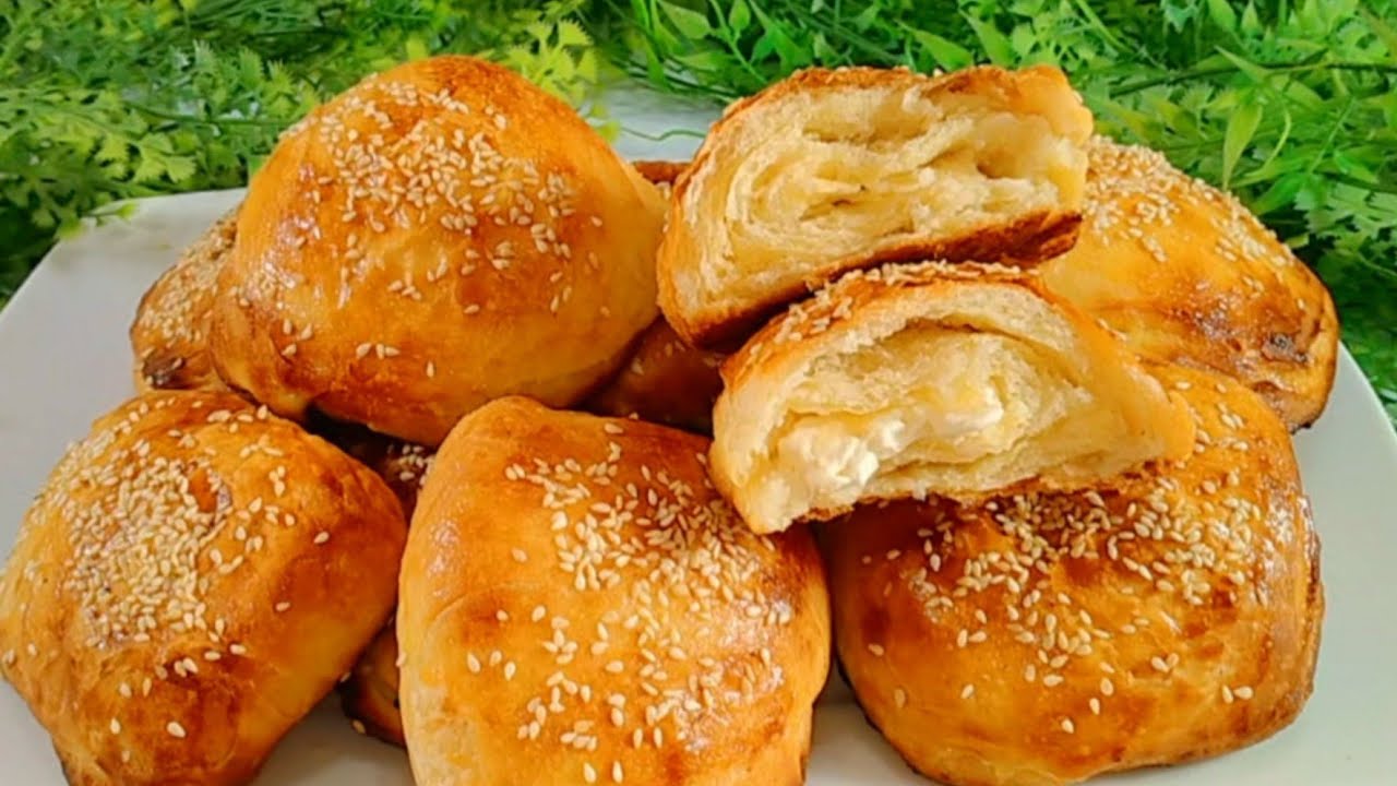 فطاير الحليب الهشه المورقه بحشوة الجبنه والعجوه الذ واسرع من الباتيه وهقولك علي سر طراوتها وتوريقتها