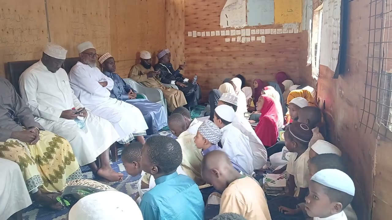 TUKIWA NA NDUGU  ZETU TULIYO SOMA NAO