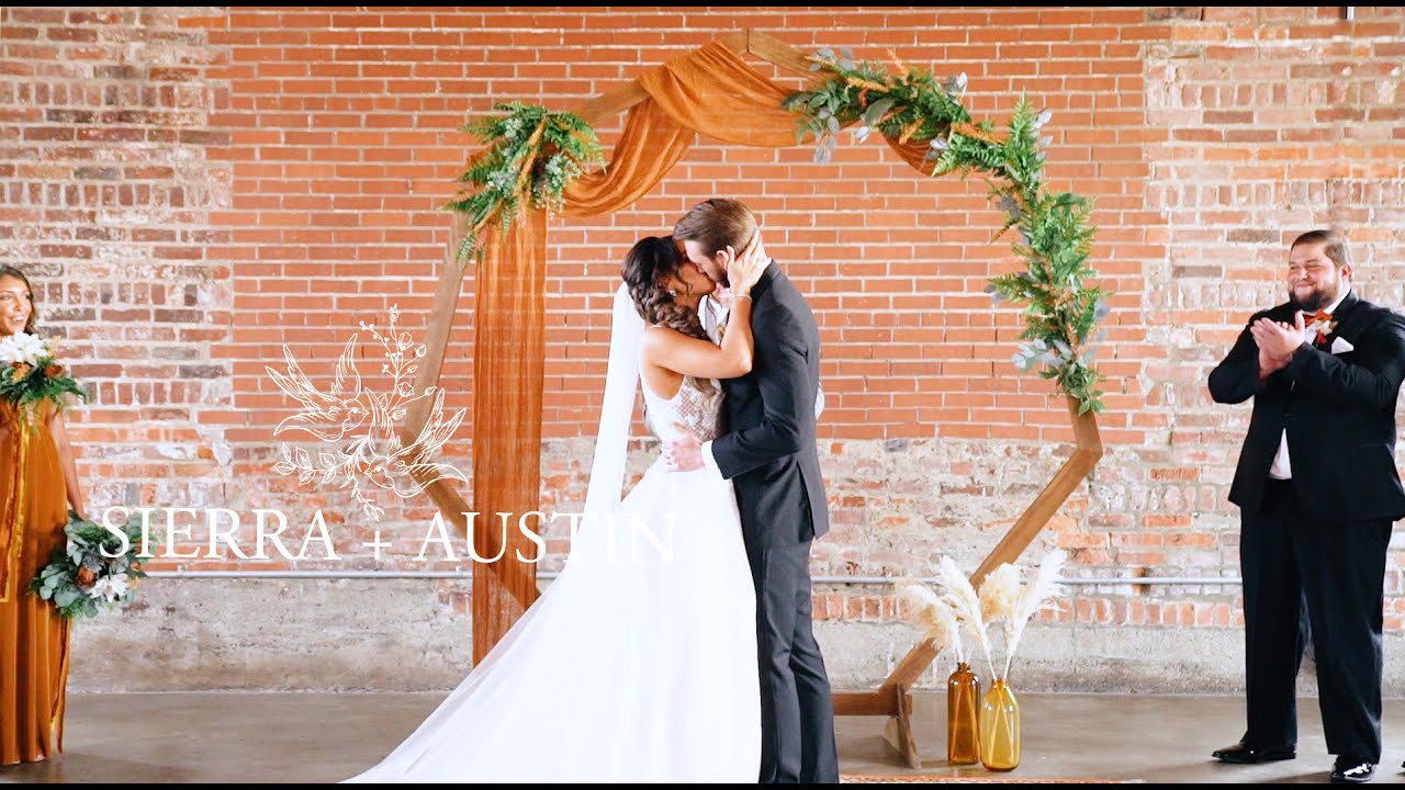 Industrial Wedding // Downtown, Indianapolis // Sierra + Austin // Industry Wedding Venue