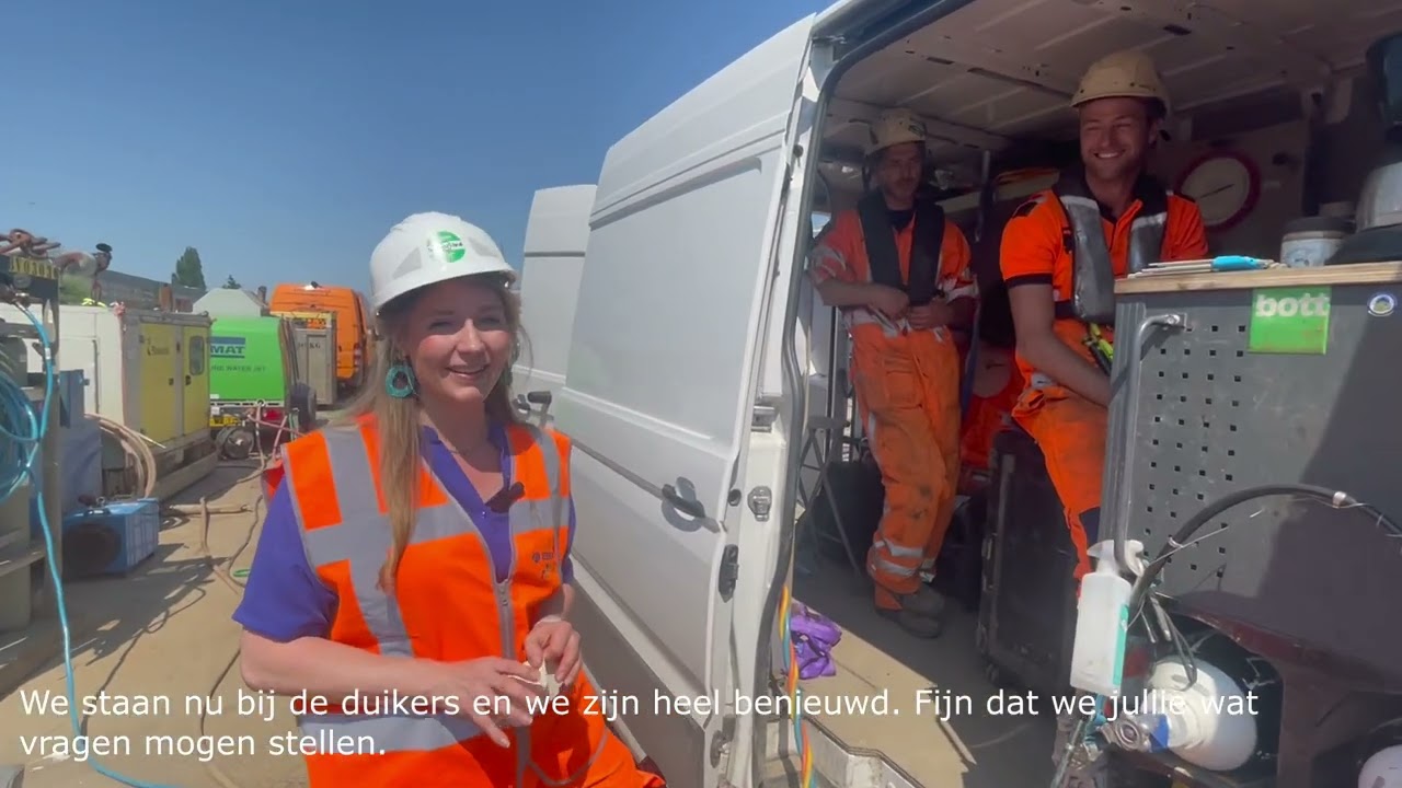 Duikers aan het werk in de verdiepte ligging