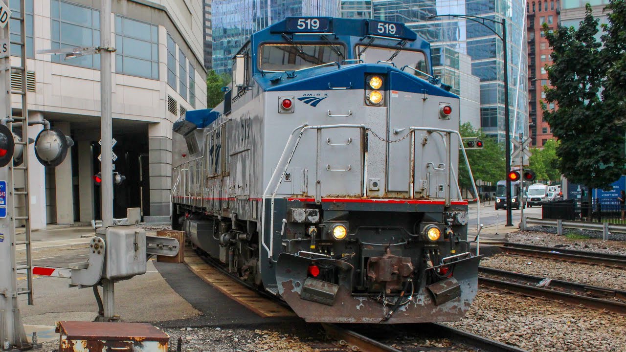Insane Metra and Amtrak Rush Hour Train Action at Chicago&rsquo;s Famous Canal Street Crossing