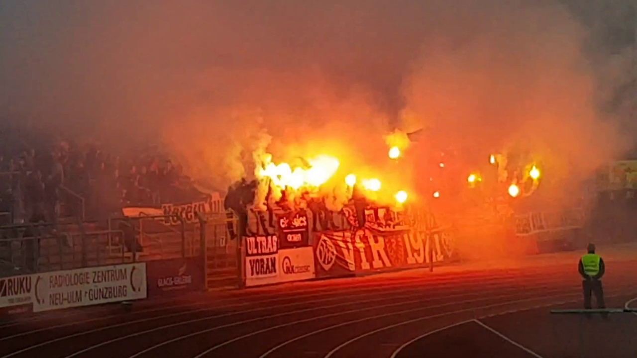 11.04.2018 SSV Ulm - VfR Aalen 6:3 n.E., Pyro, Pyrotechnik, Support, Stimmung