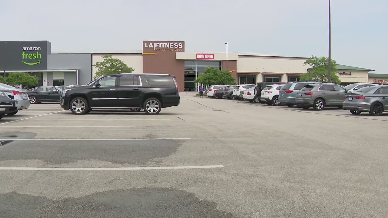 Man seriously wounded after being stabbed in Naperville health club