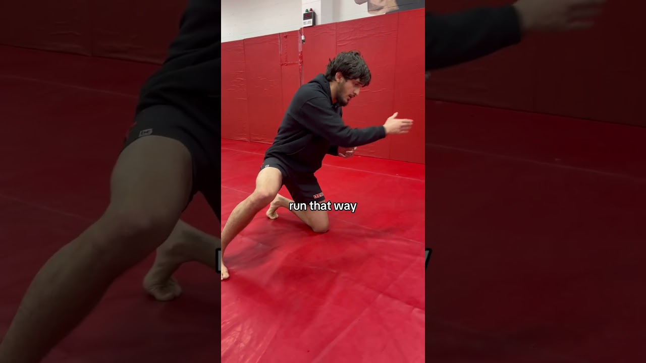 How to shoot for a takedown #mma #bjj #ufc #martialarts