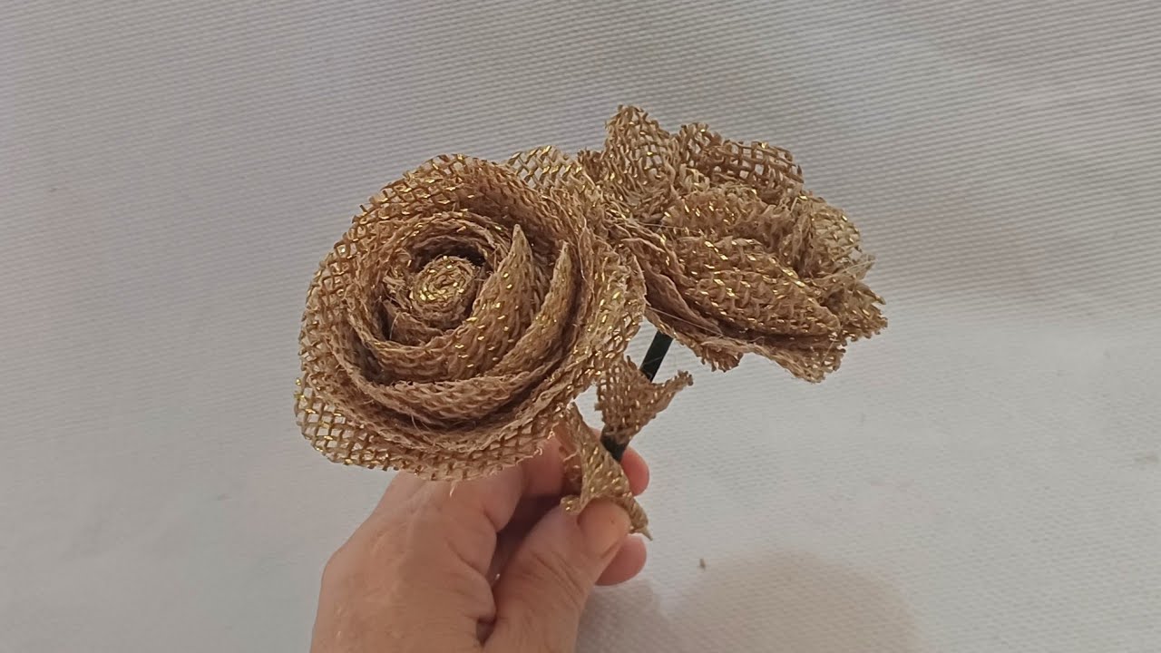 como fazer flor de juta no copo,flores de juta,artesanato com juta.#flowers #tutorial
