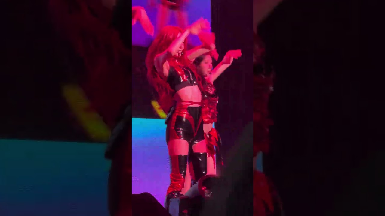 20240614 ITZY (있지) - Wannabe - BORN TO BE Tour in Sugar Land