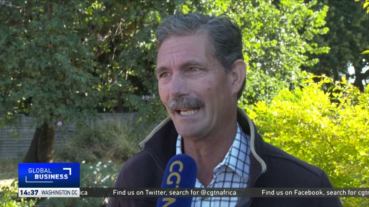 Zimbabwe offers new land compensation deal to former white farmers