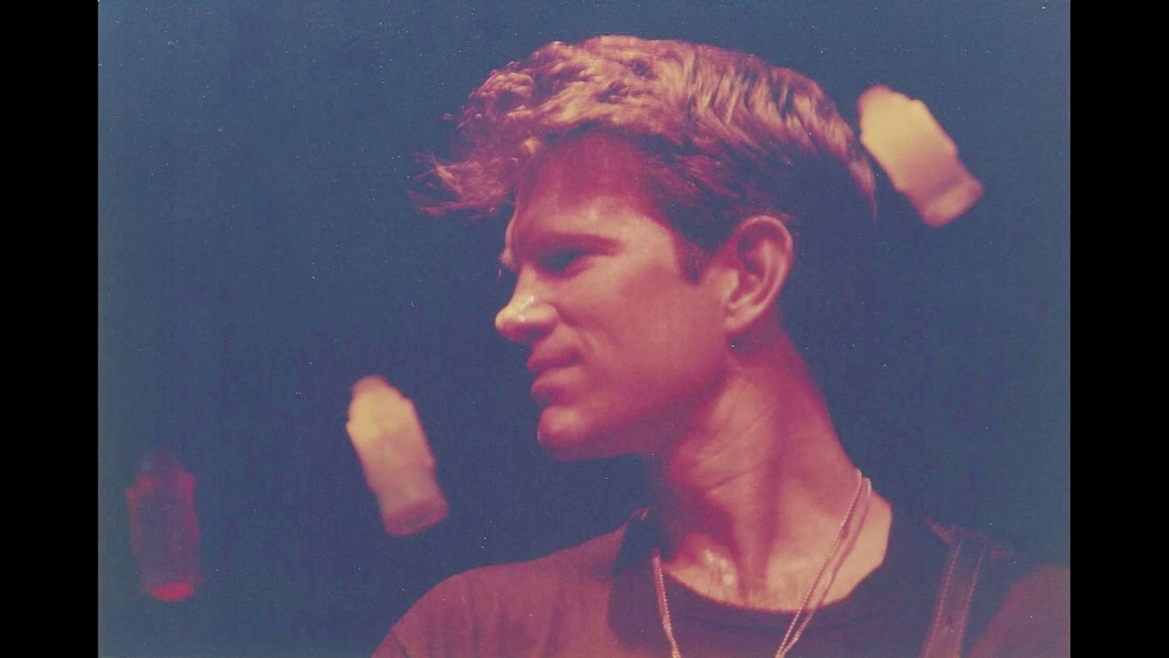 Chris Isaak crooning two Elvis Presley Sun records (audio from 1993)
