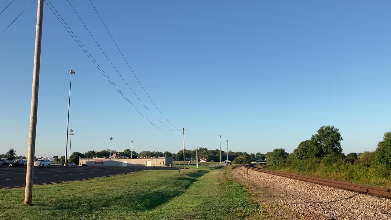 BNSF GE DASH 9 - C44CW 5352 Eastbound Mixed Freight in Republic Mo 10-5-2021