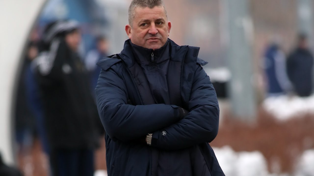 Vébert senki nem tudja megváltoztatni, aranyköpéseit talán kiadja könyvben