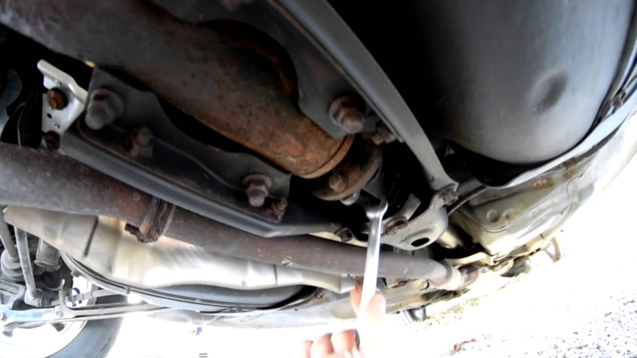 How To - Replace Center Drive Shaft Subaru Impreza (2005)