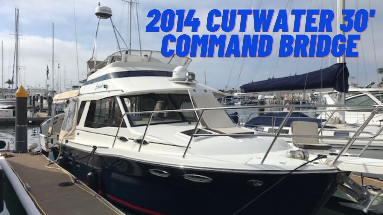 Mint Condition 2014 Cutwater 30' Command Bridge