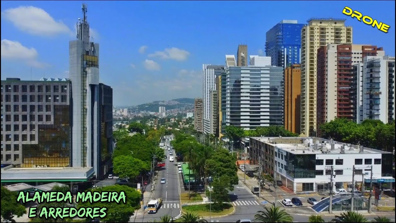 Drone em Alphaville: Edifícios na região da Al. Madeira e Al. Rio Negro - Barueri - São Paulo