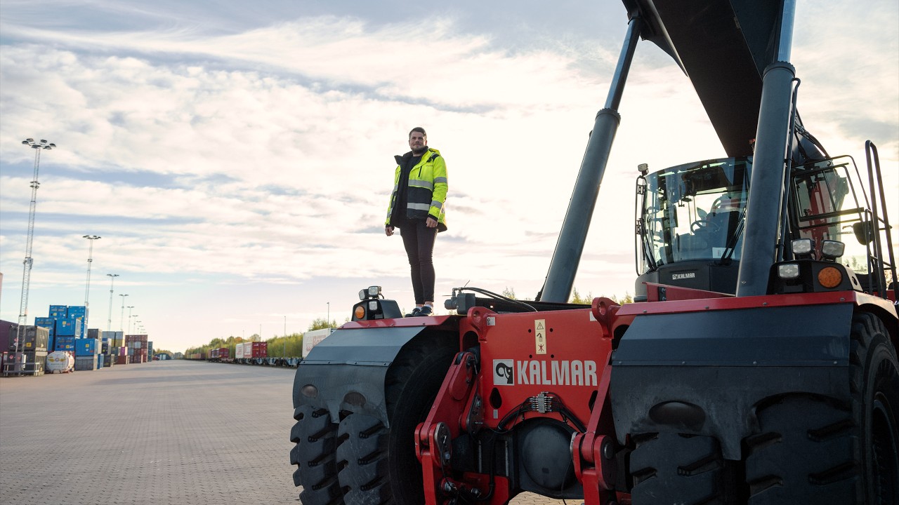 Can HVO power this 90-ton reach stacker? | Volvo Penta