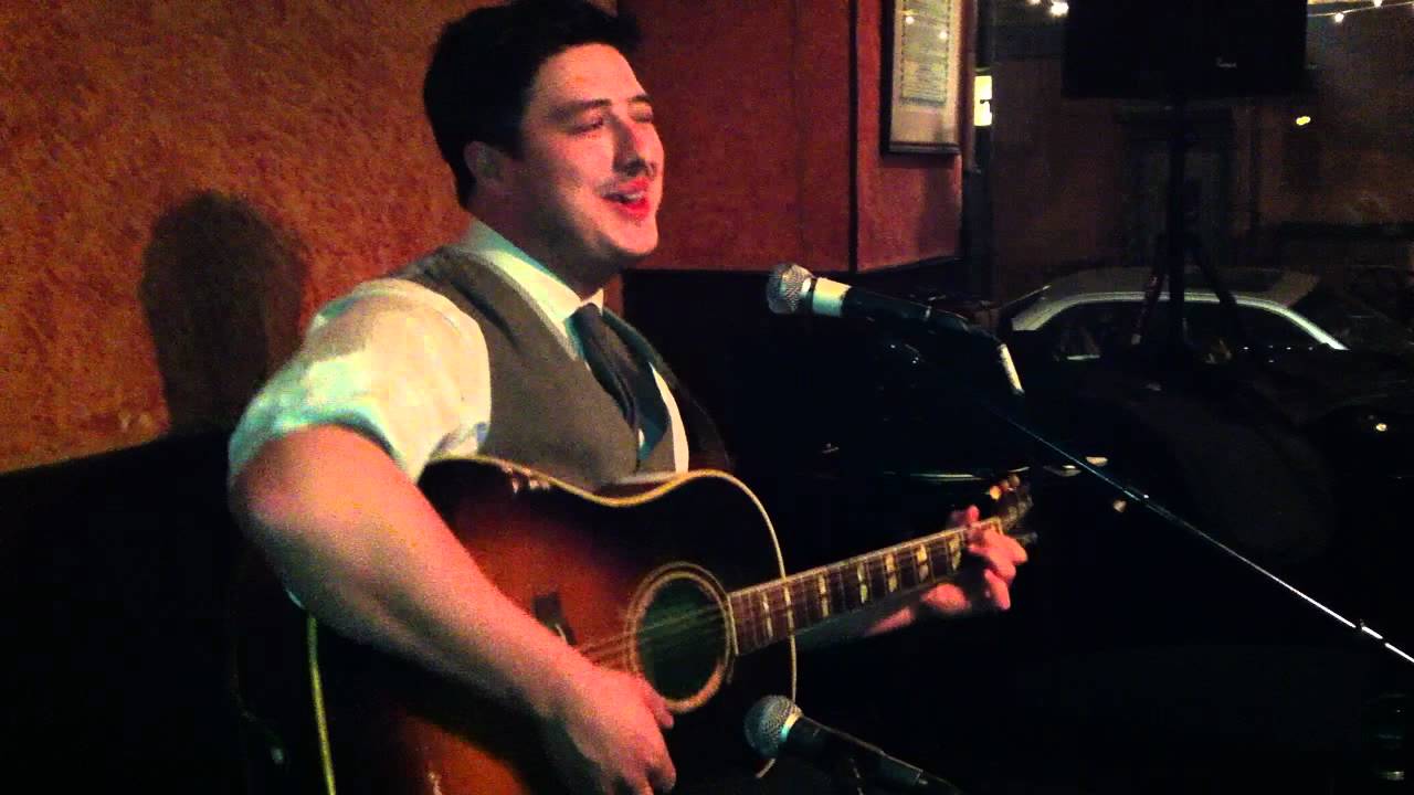 ‎Mumford and Sons lead singer Marcus Mumford live at Caffe Vivaldi, 1/10/12