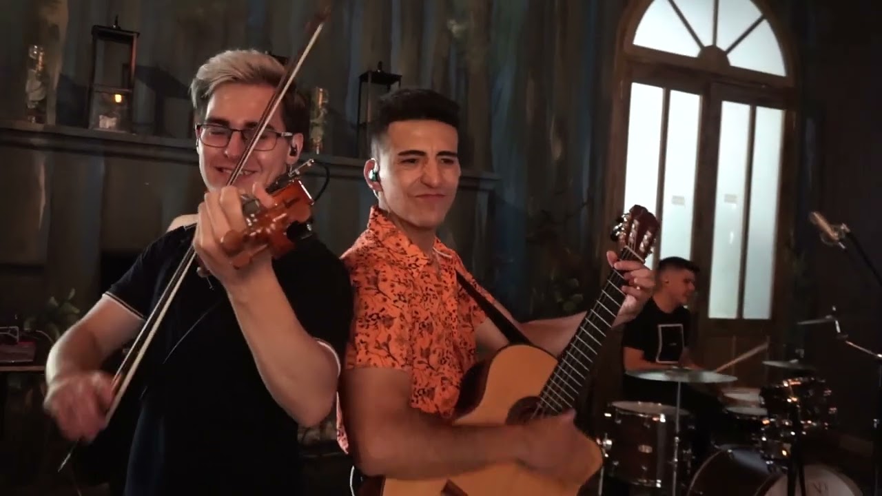 Acarreando soledades  (Nuestro Lugar en VIVO)