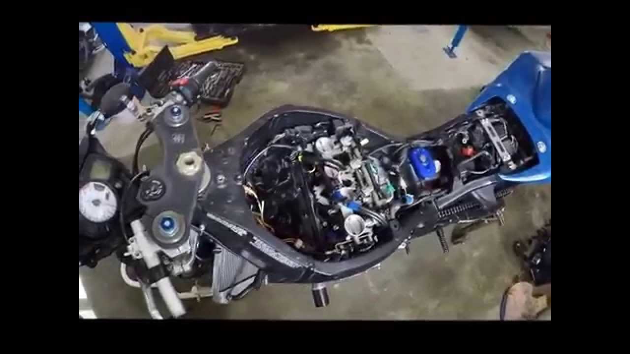 06/07 GSXR 600/750 Valve Clearance Check
