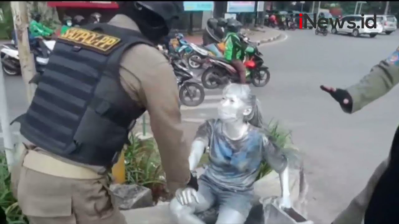 Razia Manusia Silver di Jakarta