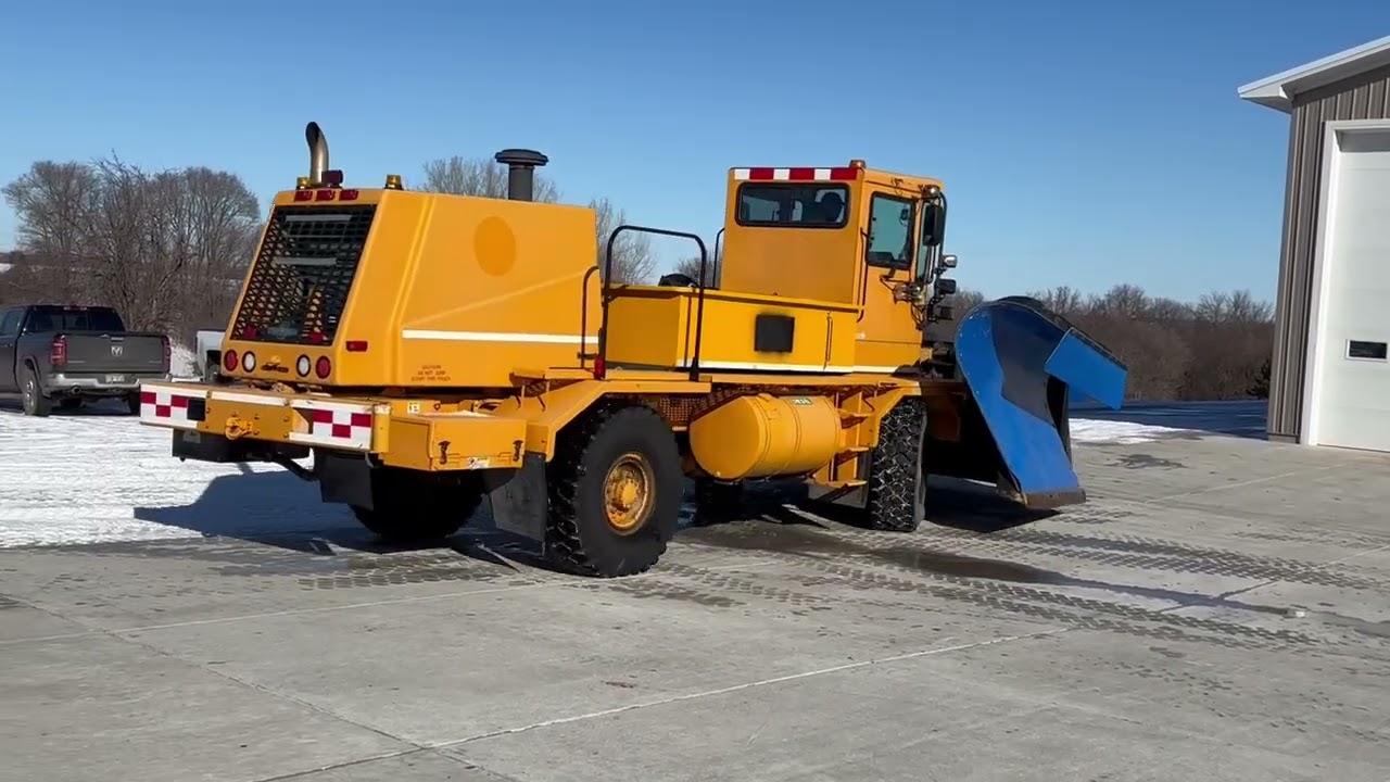 1996 Oshkosh H-2518 Truck With 27' Hydraulic Fold Up Angle Snowplow