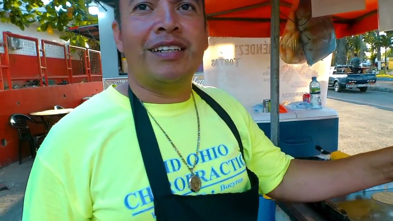 CENANDO TACOS EN CHINAMECA 