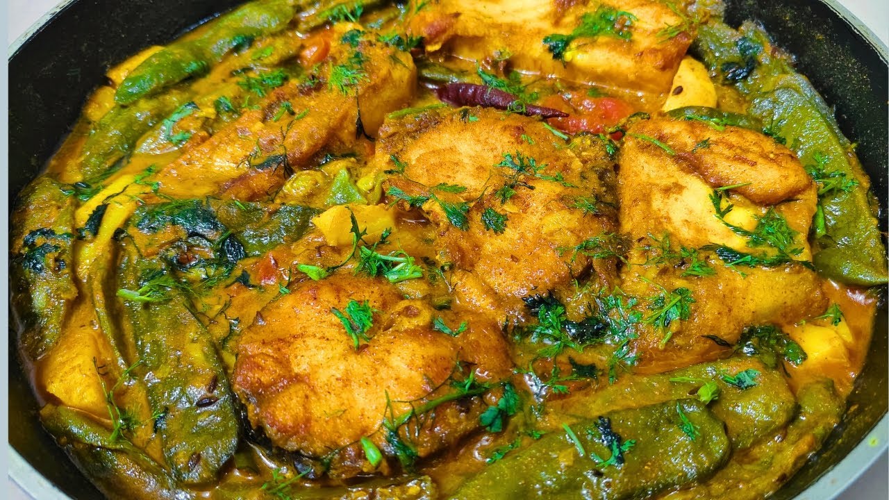 ঘরোয়া স্বাদের সিম আলু রুই মাছের পাতলা ঝোল রেসিপি। Bengali Fish Recipe। Rui Machir Recipe.