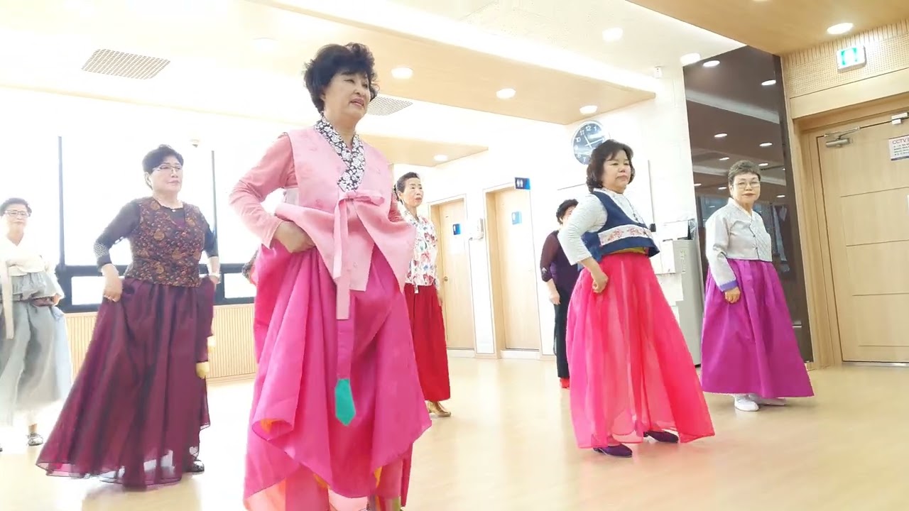 정월대보름맞이 댄스하고 오곡밥 먹었어요~~ 모든분들 건강하세요 😍#화곡새마을금고본동지점오전반 