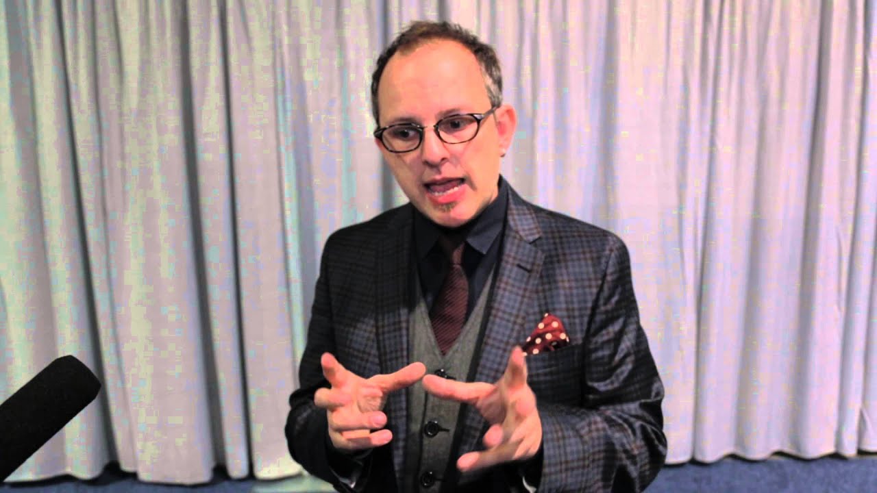 Pickpocket Apollo Robbins shows how  your wallet is stolen; talks about Wocket