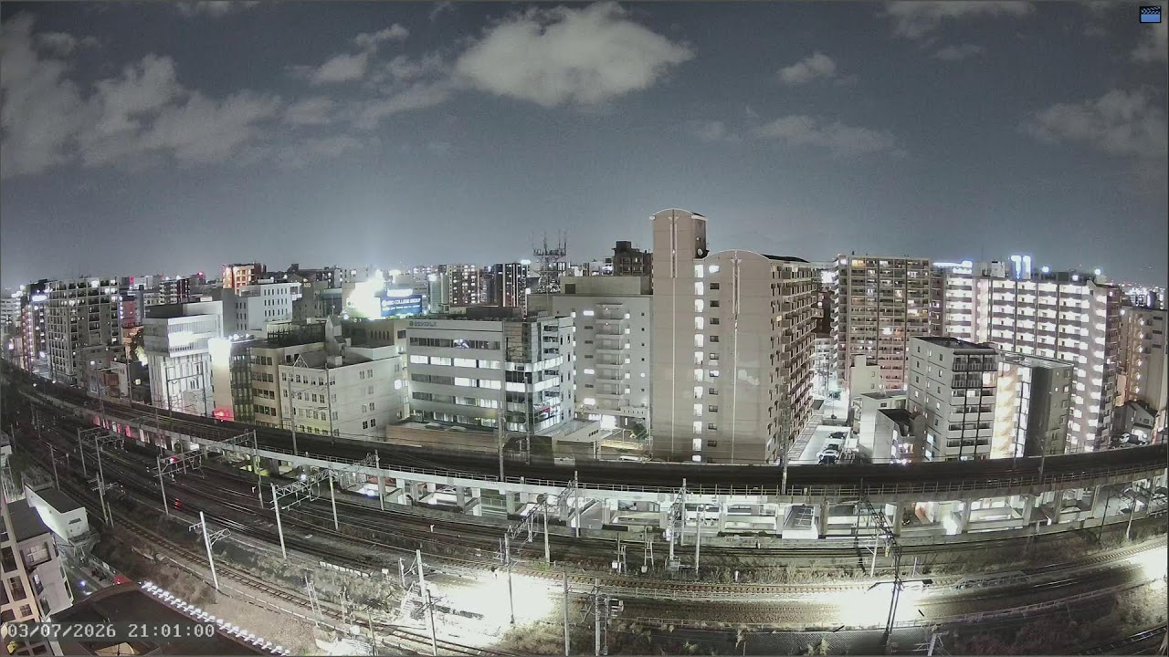 Live Cam: Hakata Station, Fukuoka, JP｜Shinkansen & JR Lines｜Weather Updates｜A View of the Winter Sky