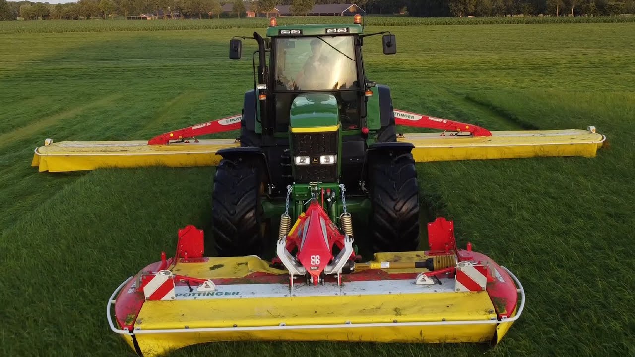 Blenke mowing silage