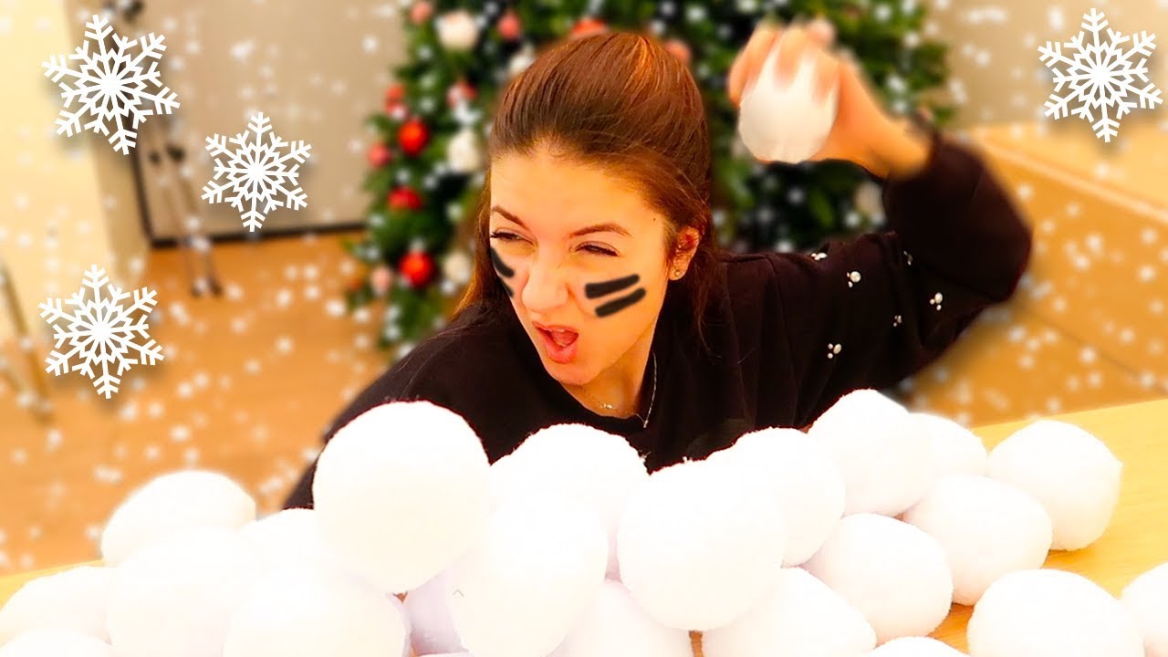 PALLE DI NEVE IN CASA! *Sofì mi odia per questo*