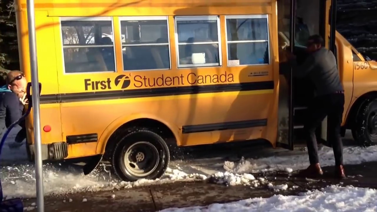 Bus gets stuck in snow