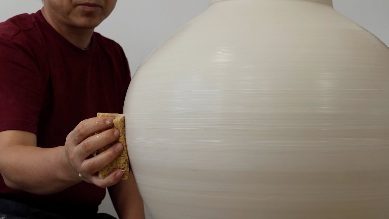 The Artistic Process of Korean Artisan Pottery Making