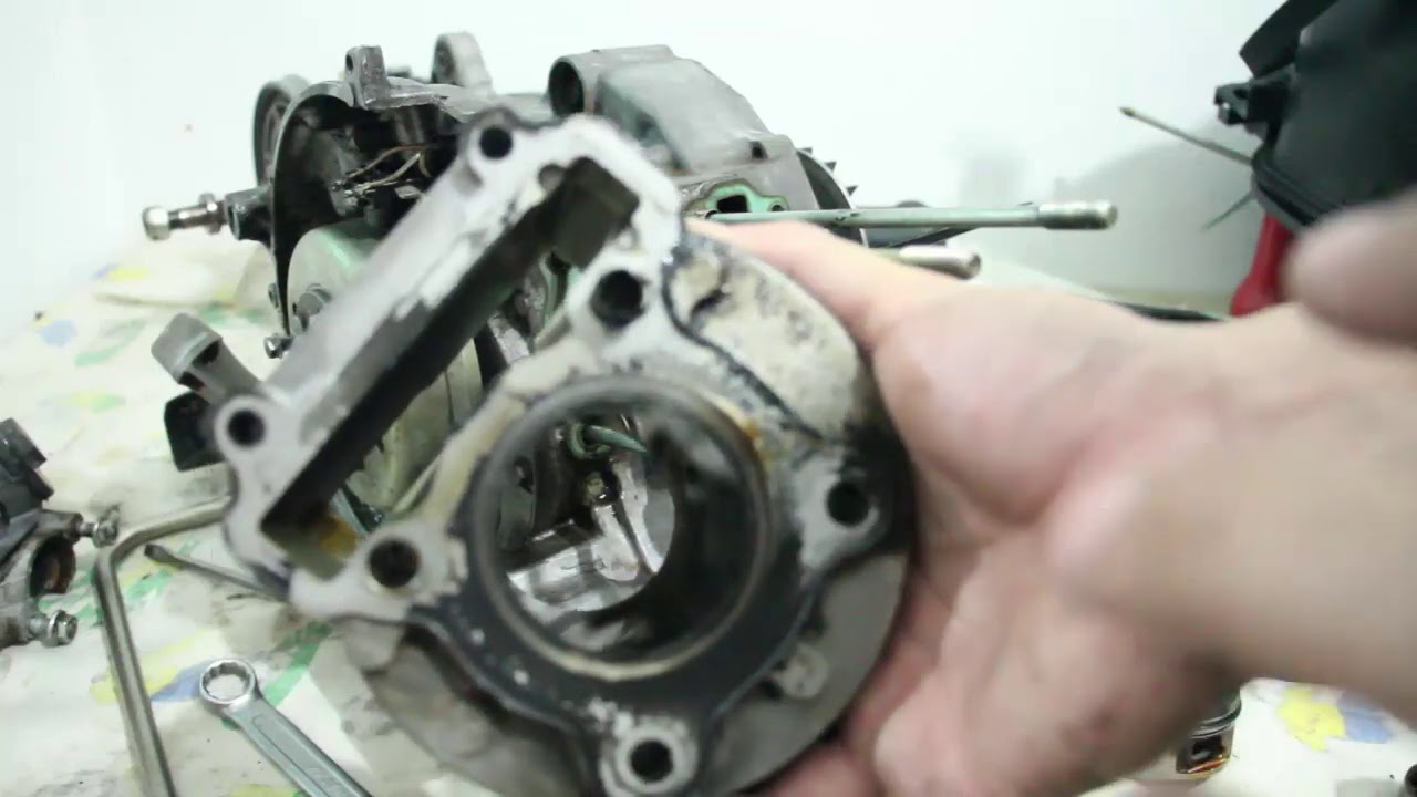 O motor da Neo 115 todo detonado