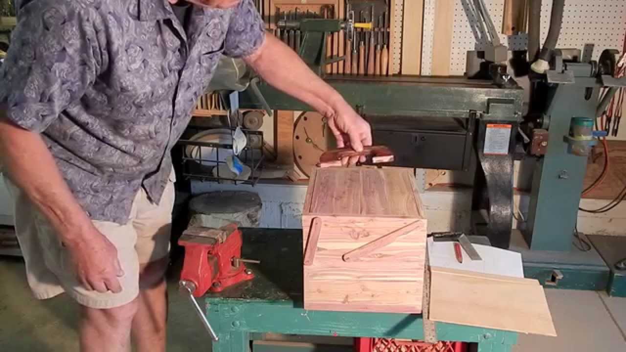 Wood Boxes with Linkage Hinged Lids