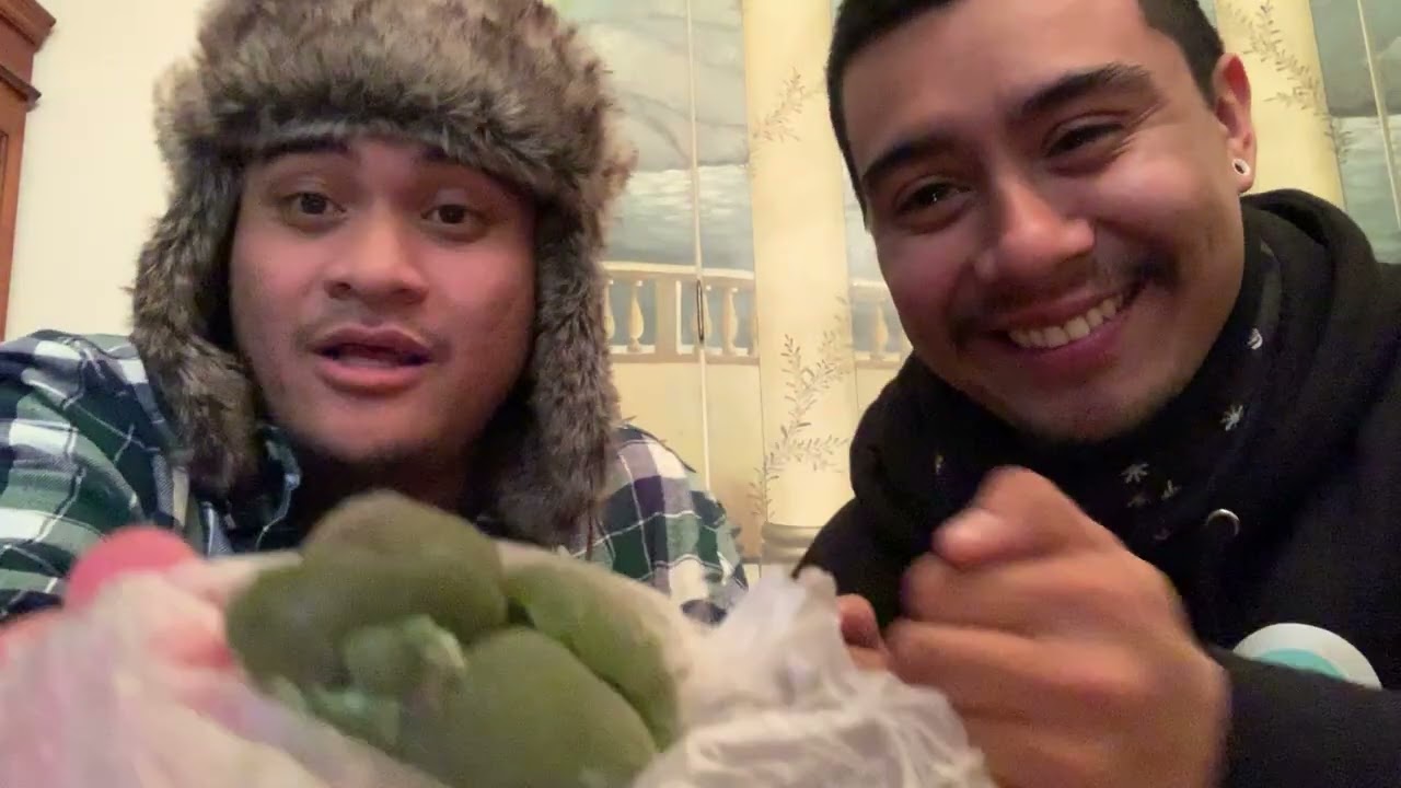 Eating random asian snacks. Trying for the first time!