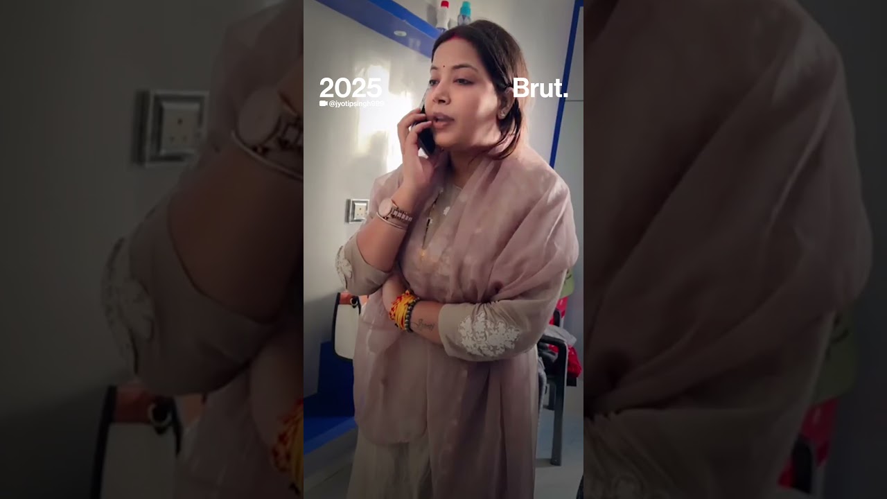 Pawan Singh&rsquo;s wife, Jyoti Singh, broke down after police stopped her from entering his Lucknow home.