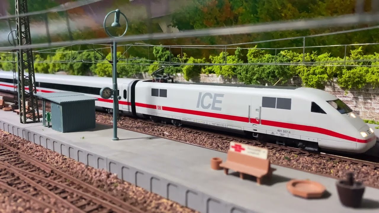 ICE 1 mit zwei Antrieben