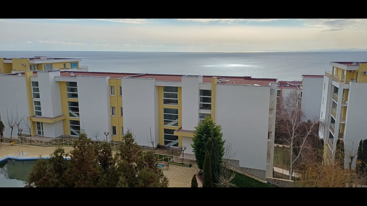 Продажба на обзаведен тристаен апартамент с гледка море в Свети Влас, комплекс Краун Форт Нокс